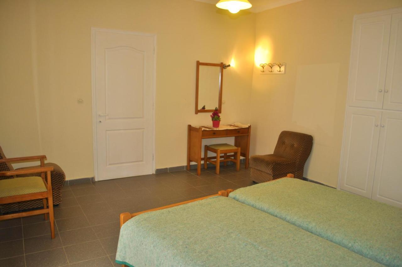 Yannis - Holiday Apartments On Agios Gordios Beach In Corfu Eksteriør billede